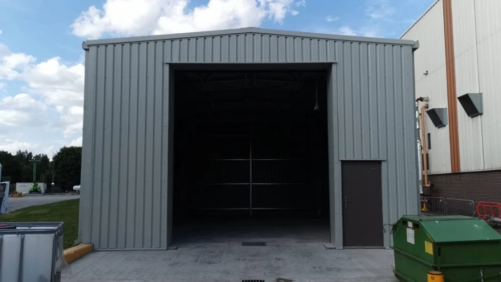 Steel building with open bay for Essity UK Manchester