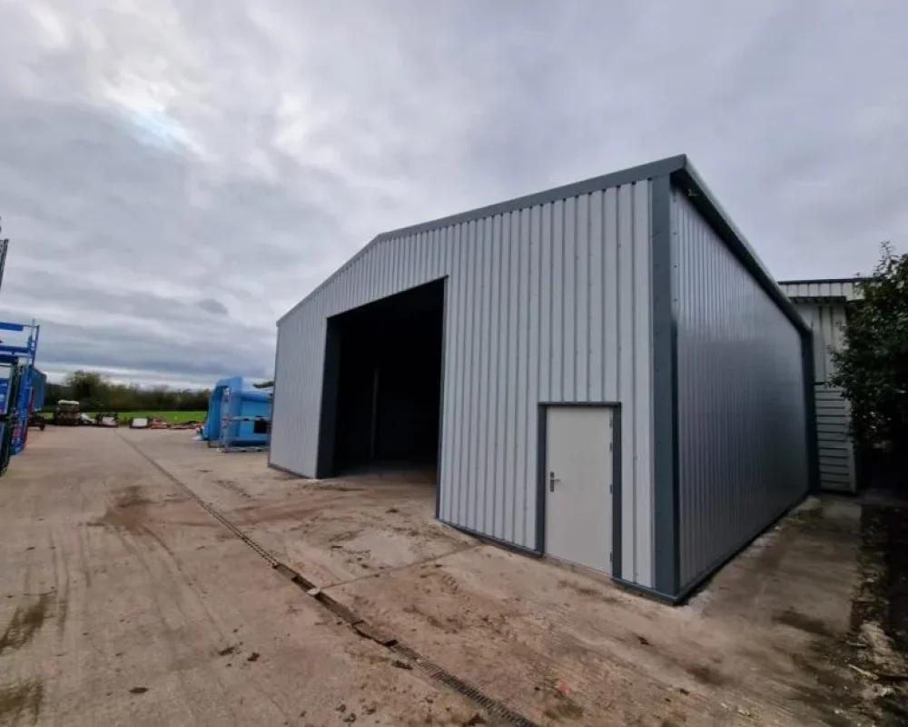 External-Cold-Rolled-Steel-Building-with-grey-cladding-820x615.jpg