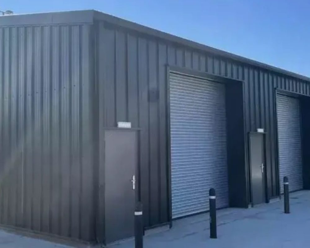 Insulation of steel buildings