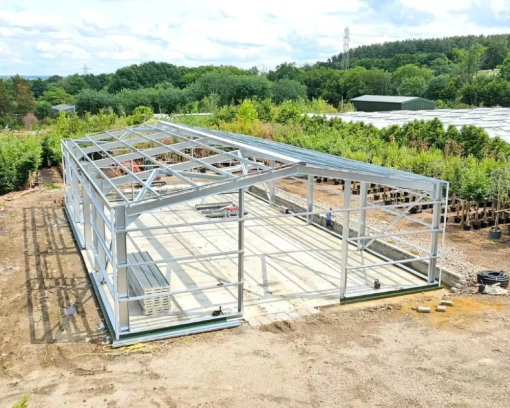 Steel-frame-construction-5-820x615